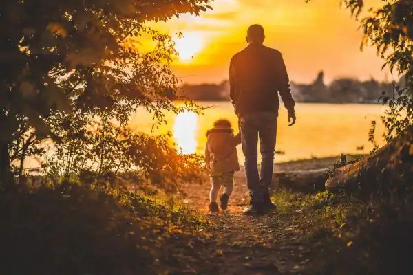 image of dad and child - parental alienation Slough